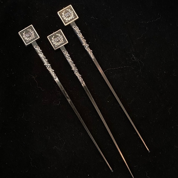 Vintage Lot of 4, “The Waldorf-Astoria” and “Bull and Bear” Swizzle Sticks - Picture 9 of 11